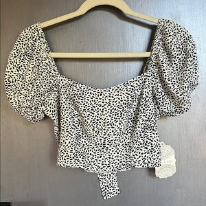 •Altar’d State• Puff Sleeve Tied Back Crop Top - Size Small